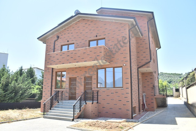 Three storey villa located in Xhaferr Shaba street in Mjull-Bathore area&nbsp;near TEG in Tirana.
T